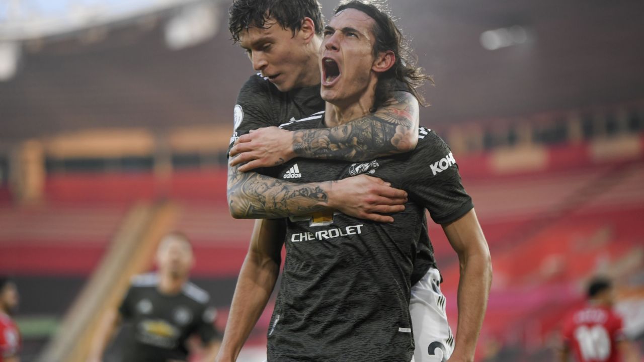 Cavani se disculpa por mensaje en redes; lo investigan por posible racismo