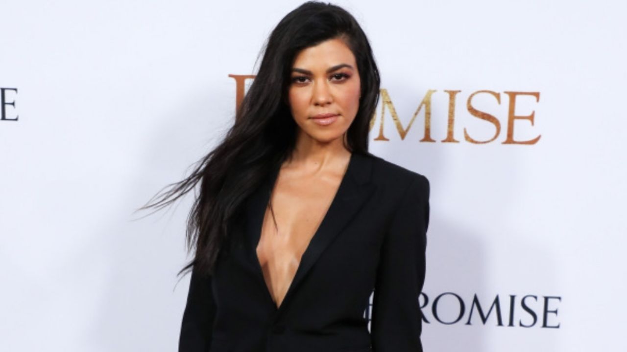 La familia Kardashian sube foto que desata memes en contra Kourtney: “Terrible photoshop”