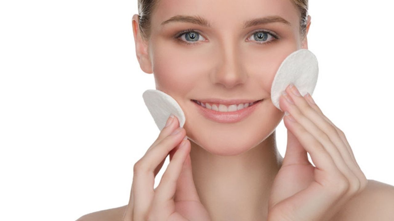 ¿Usas maquillaje? Expertos recomiendan prestar atención a los productos que utilizas