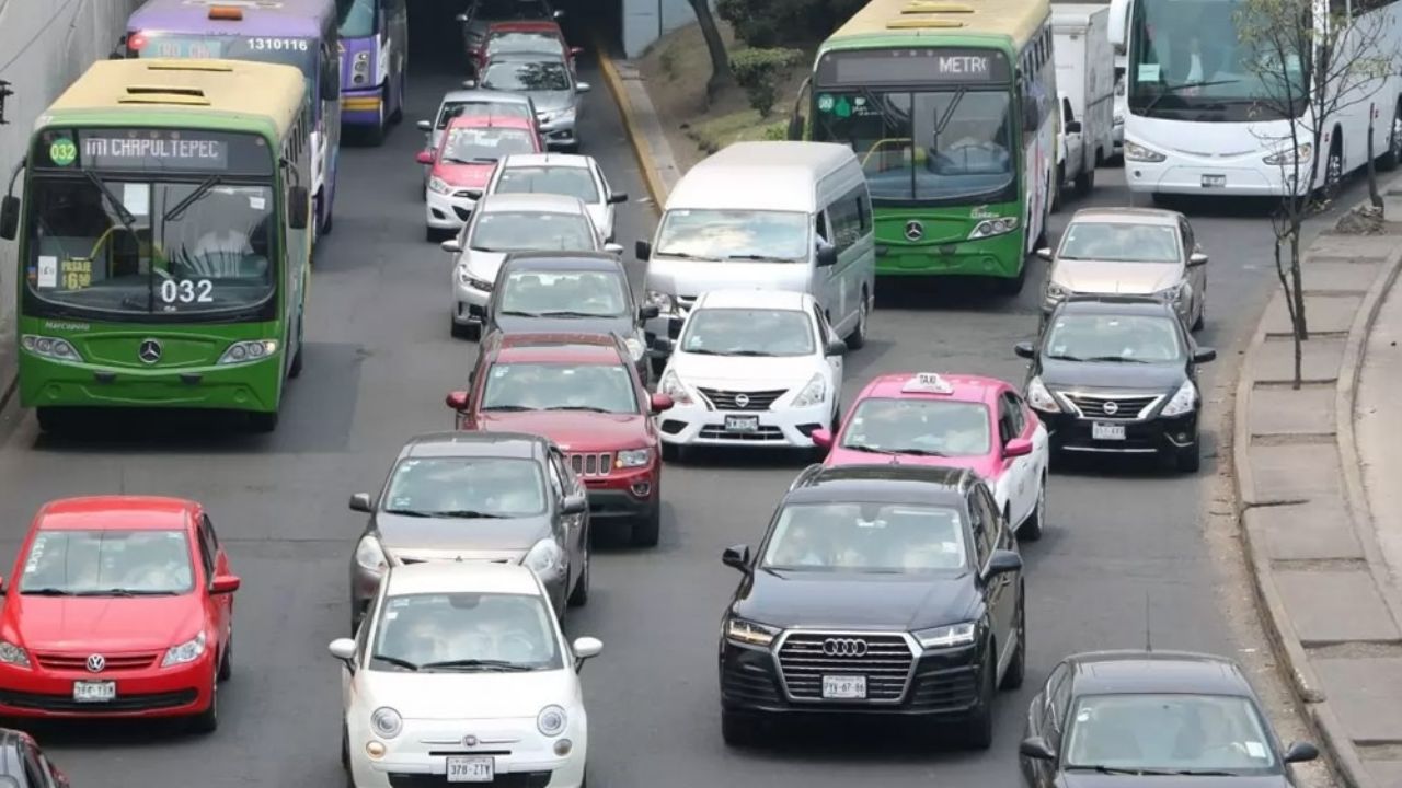 Hoy No Circula: Hoy domingo 24 de enero cualquier engomado, holograma o placas puede circular