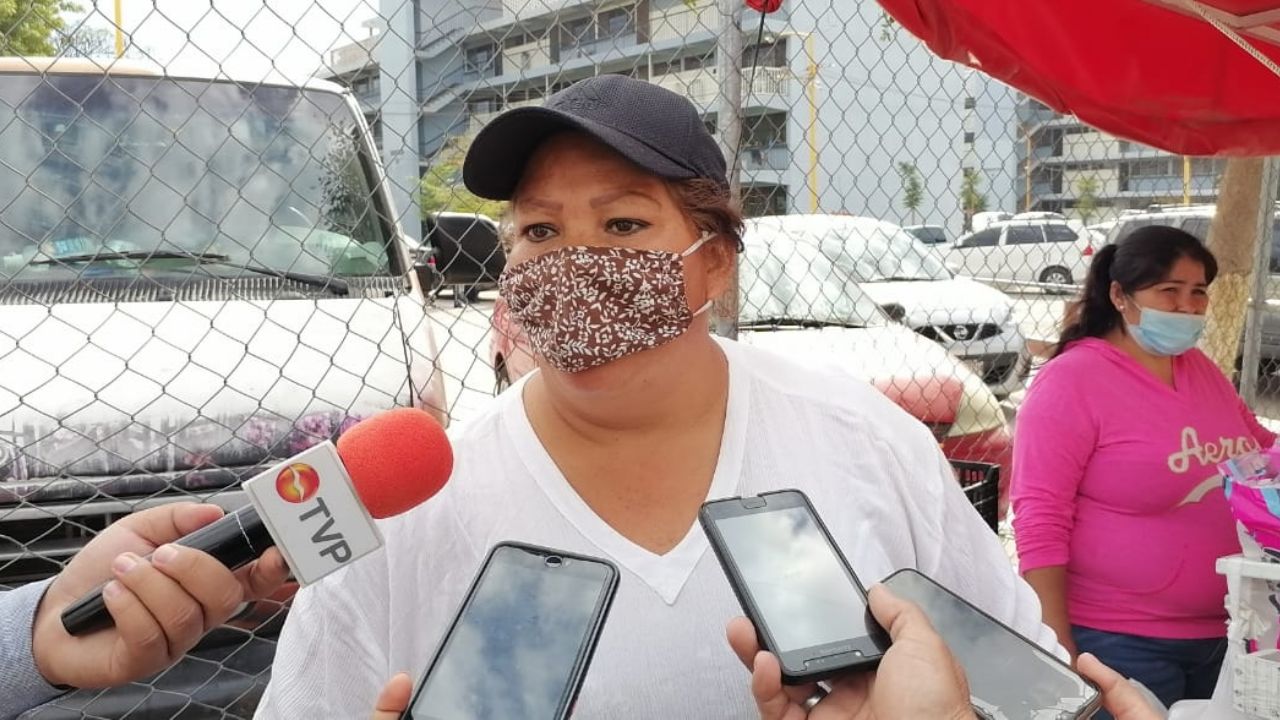 “Nos pide 50 pesos y nos hostiga”: Vendedores del IMSS en Cajeme acusan que guardia les cobra ‘piso’