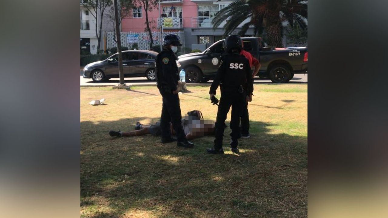 Sujeto es herido con arma blanca por desconocidos en varias ocasiones en CDMX