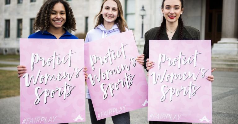 Mujeres quieren a atletas transgénero fuera de competencias femeninas