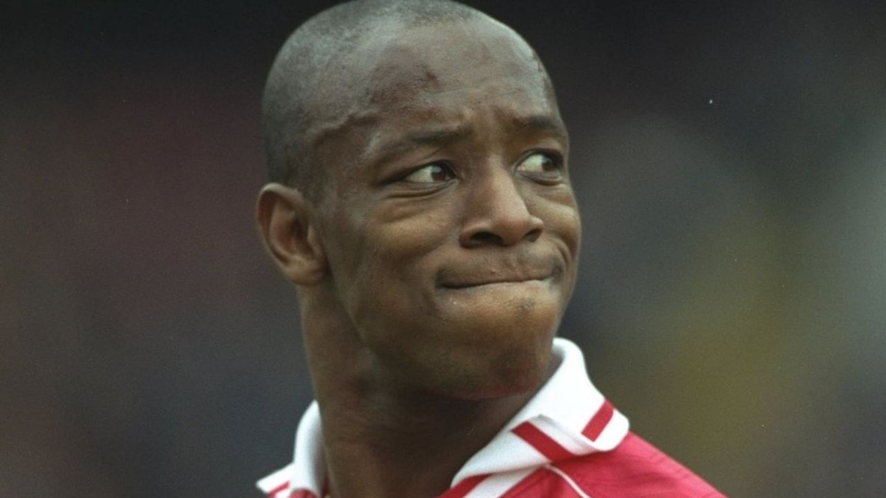 Jugador es expulsado de toda actividad en el FIFA debido a insultos racistas