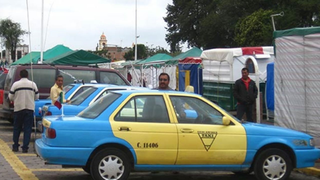 Frente a su esposa, taxista es asesinado a balazos; recibió al menos 8 impactos