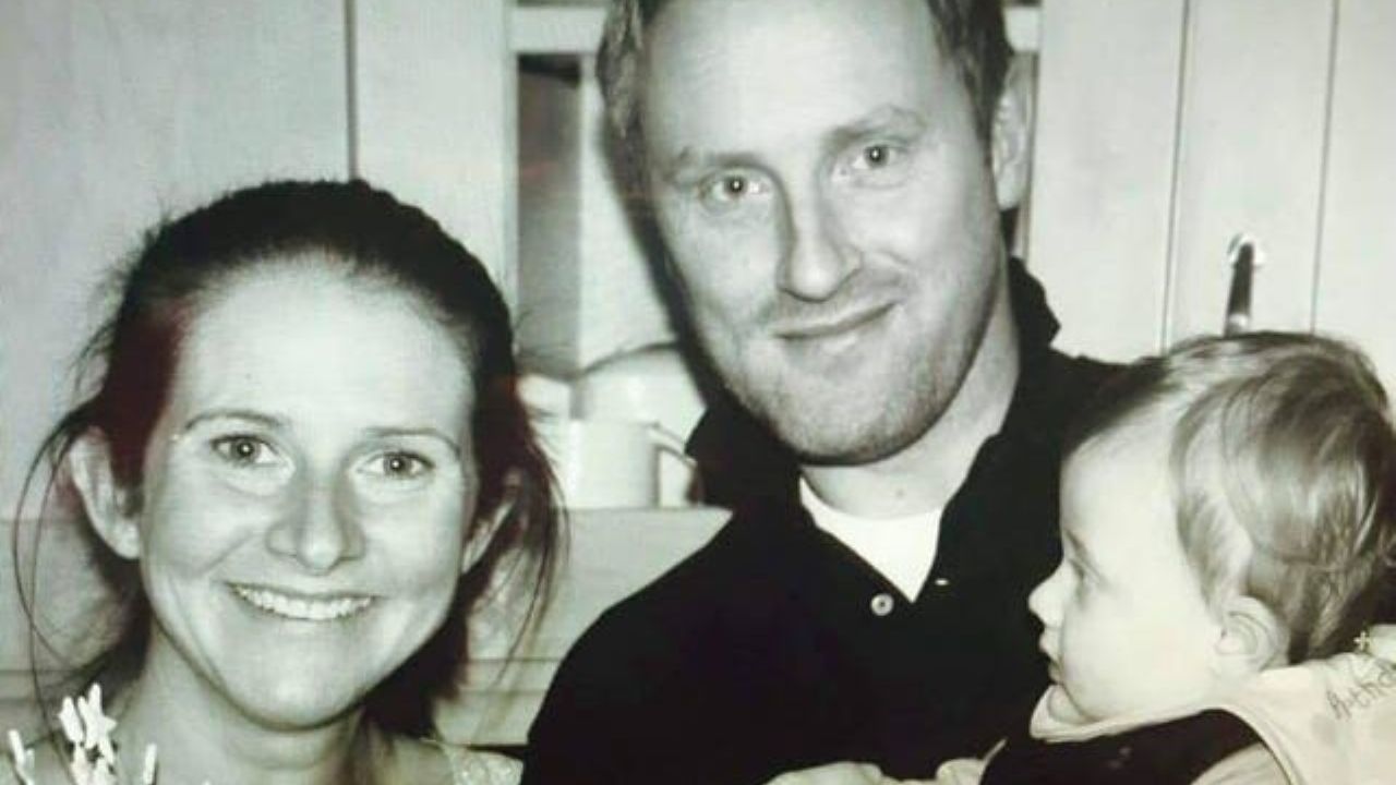 Su bebé murió y su esposo se suicidó; ahora Rhian dedica su vida a ayudar a otros