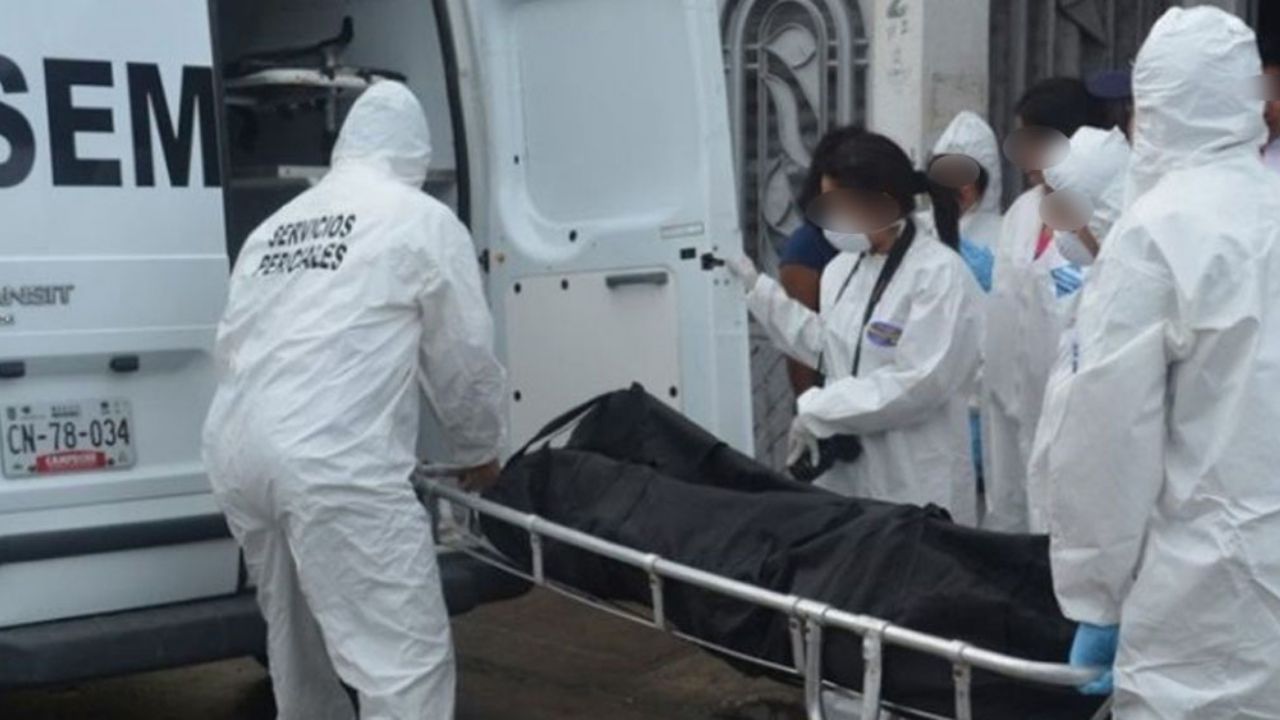 Chófer de una combi es alcanzado y asesinado a balazos por sicarios; estaba en horas de trabajo