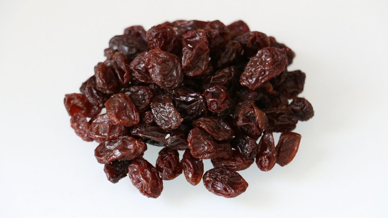 ¡Perfectas para eliminar el estreñimiento! Averigua este y otros beneficios de la uva pasa