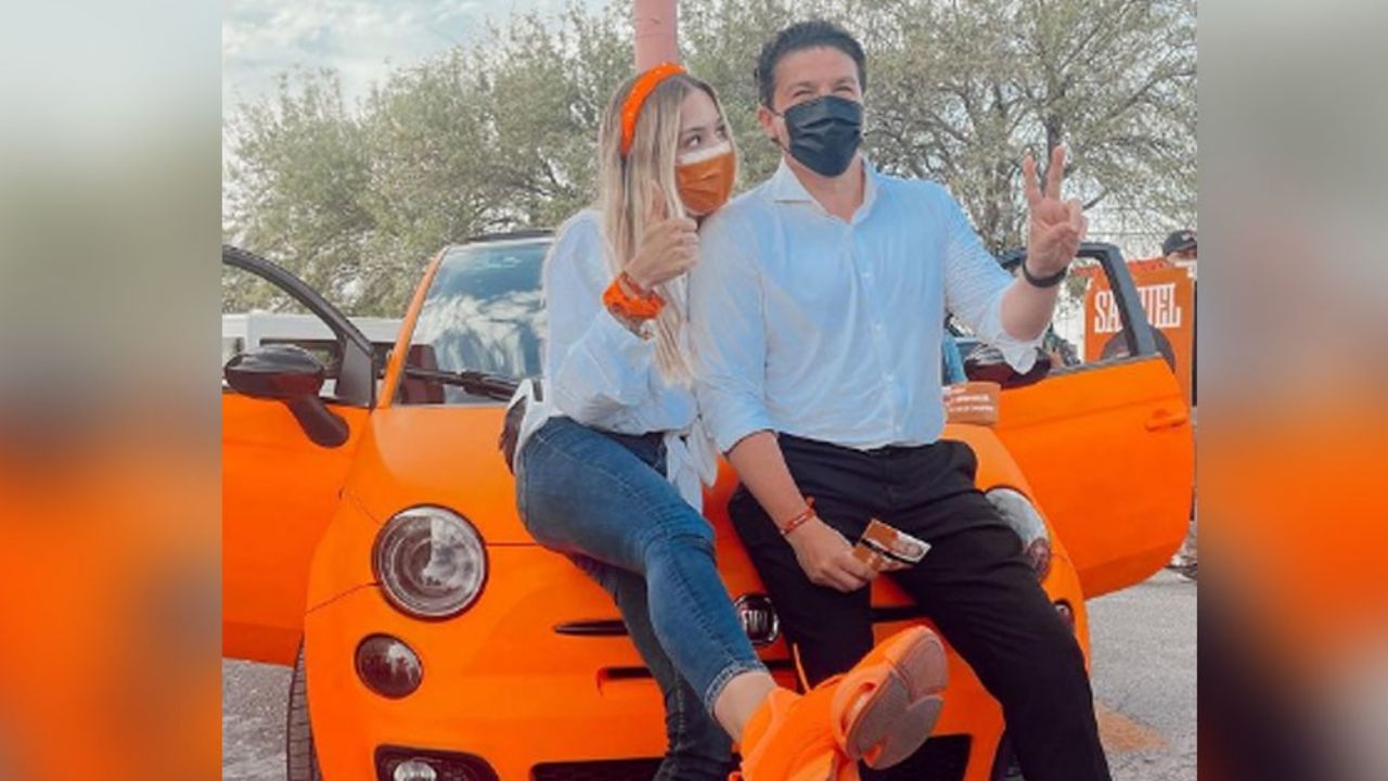 Mariana Rodríguez y Samuel García reviven polémica con su peculiar carro ‘fosfo,fosfo’