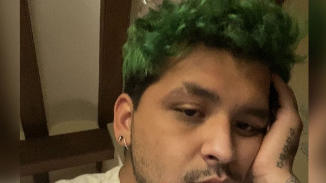 Devastado, Christian Nodal expresa su sentir en Twitter: “No sé si ponerme feliz o llorar”