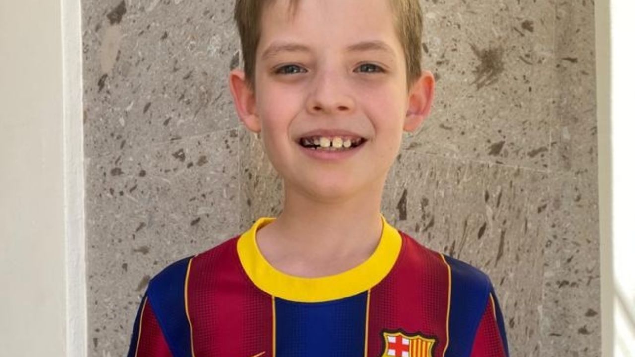 ¡Gran ejemplo de amistad! Con tan solo 11 años, Luis organiza venta de peluches en apoyo de su amigo Kiko