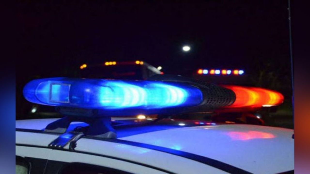 Autoridades llegan al sitio del crimen