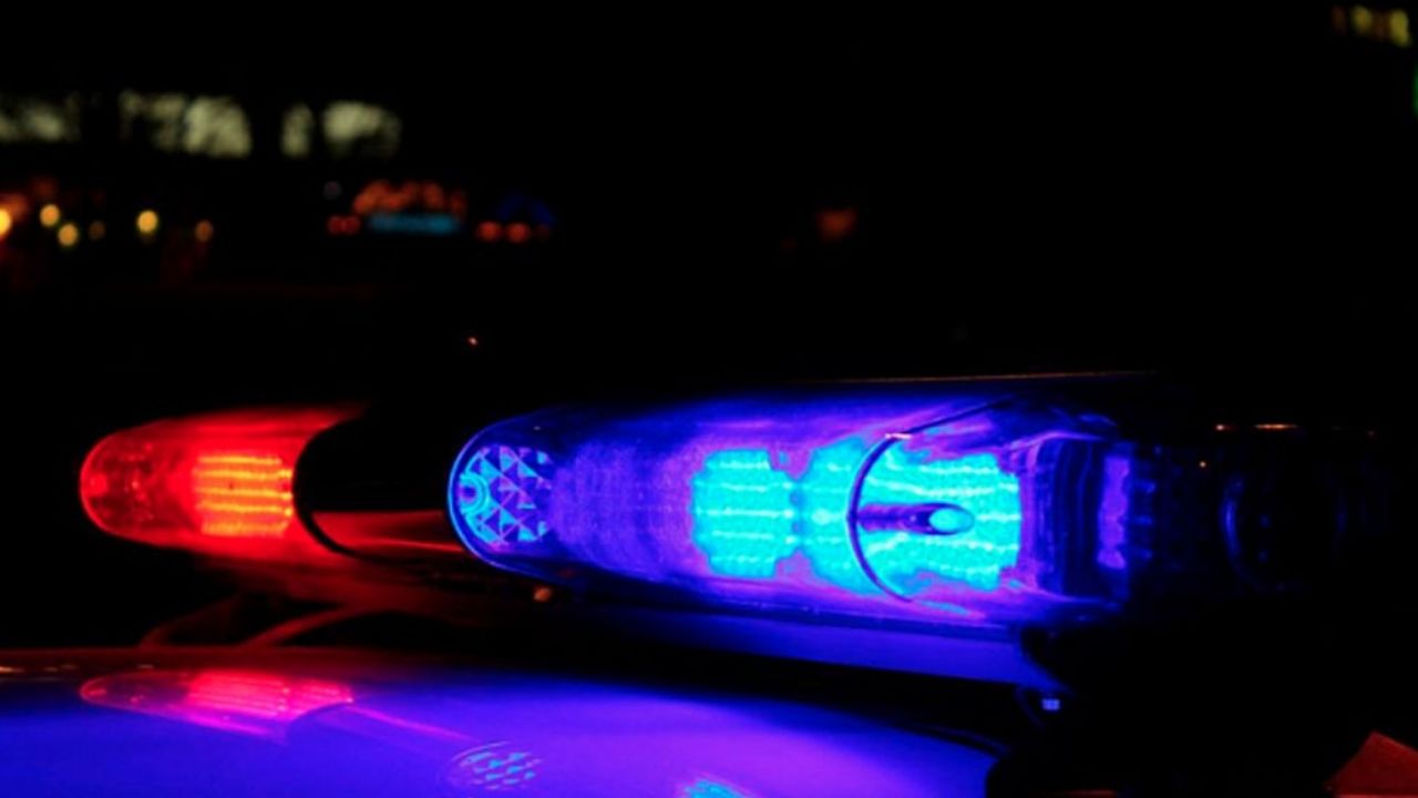 Autoridades llegan al sitio del crimen