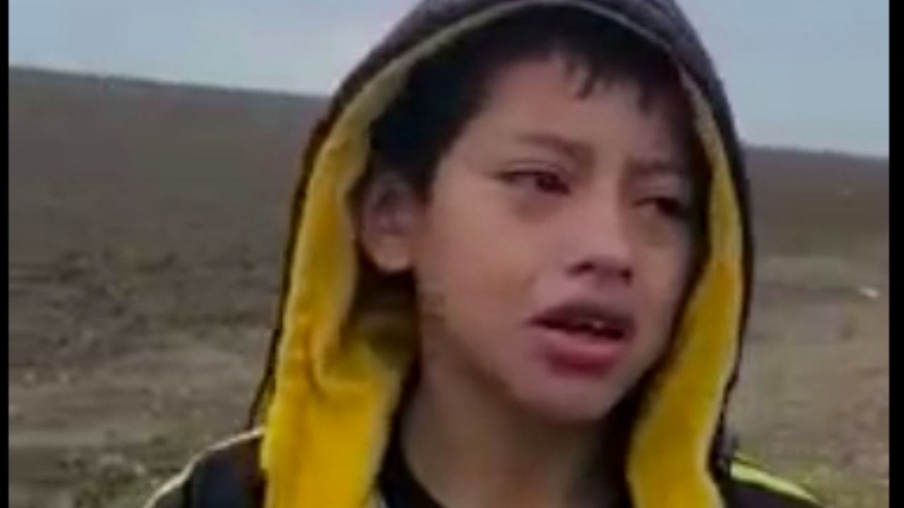 Abandonan a niño en la frontera: “Me pueden robar o secuestrar, tengo miedo”, dice en VIDEO