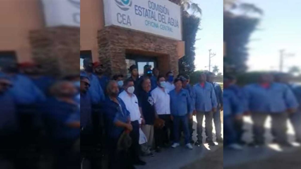 Trabajadores del CEA se manifiestan por pago de pensión; deben 10mdp a Isssteson