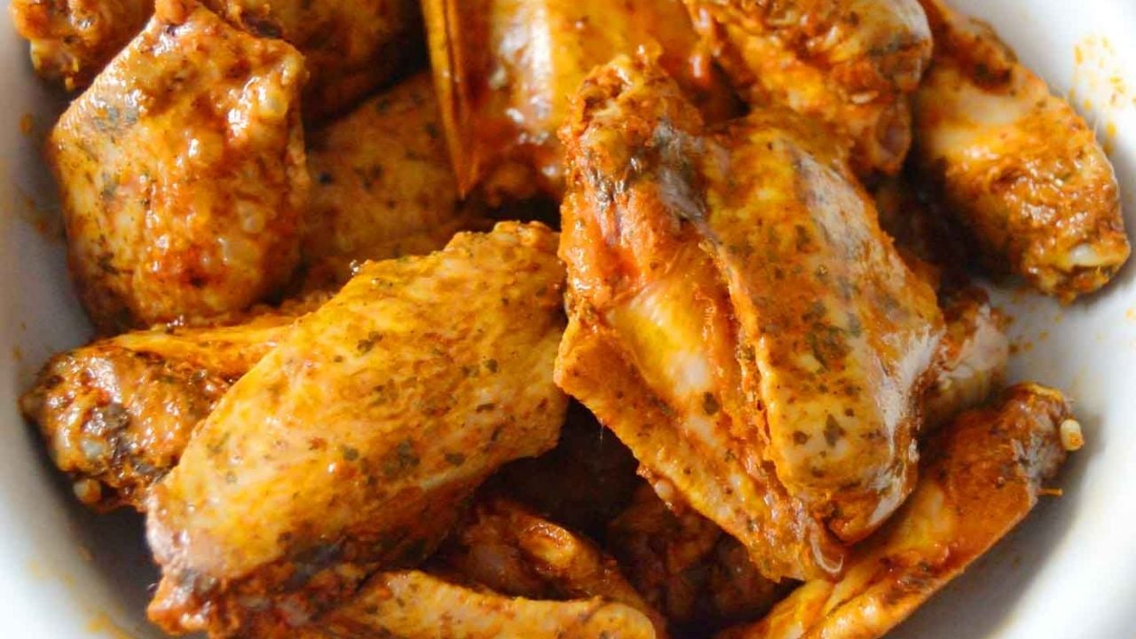 Esta receta de alitas de pollo ‘fitness’ con romero son perfectas para una tarde de películas