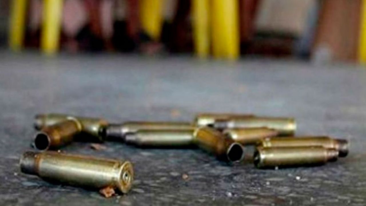 Civiles armados atacan domicilio de una familia en Jalisco; hay 1 muerto y 1 herido