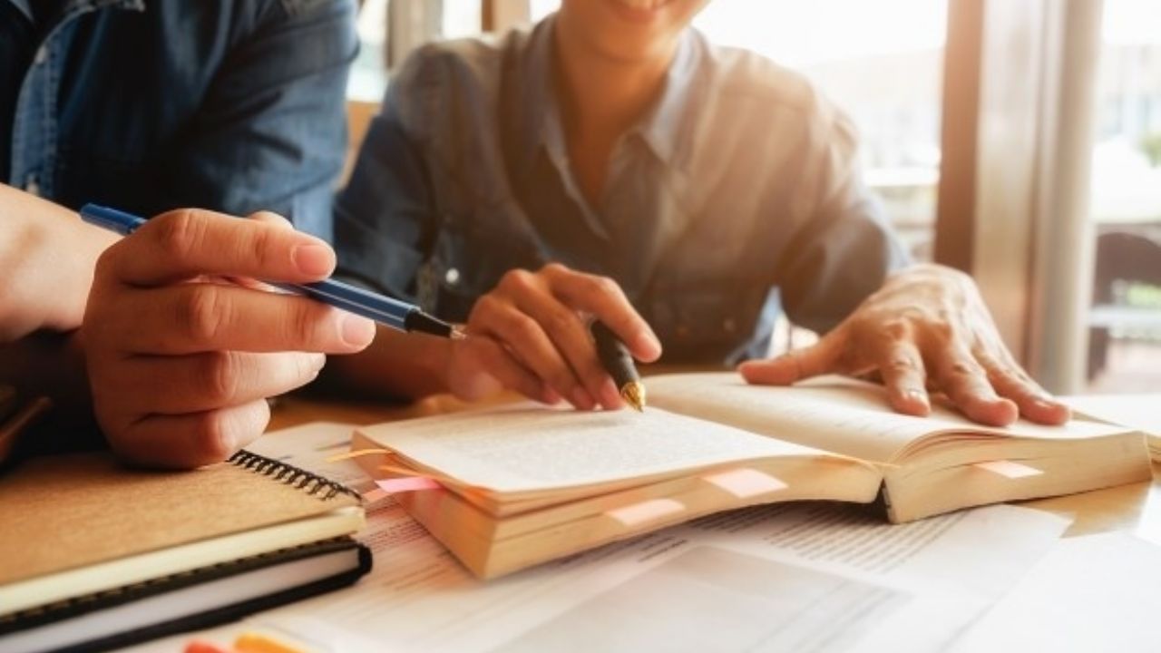 Celebra a tus hijos en este Día del Estudiante con estas frases motivadoras