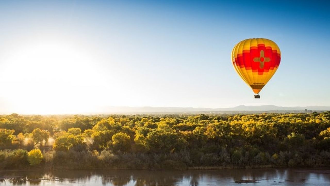 Mueren cuatro personas tras trágica caída de un globo aerostático en Nuevo Mexico
