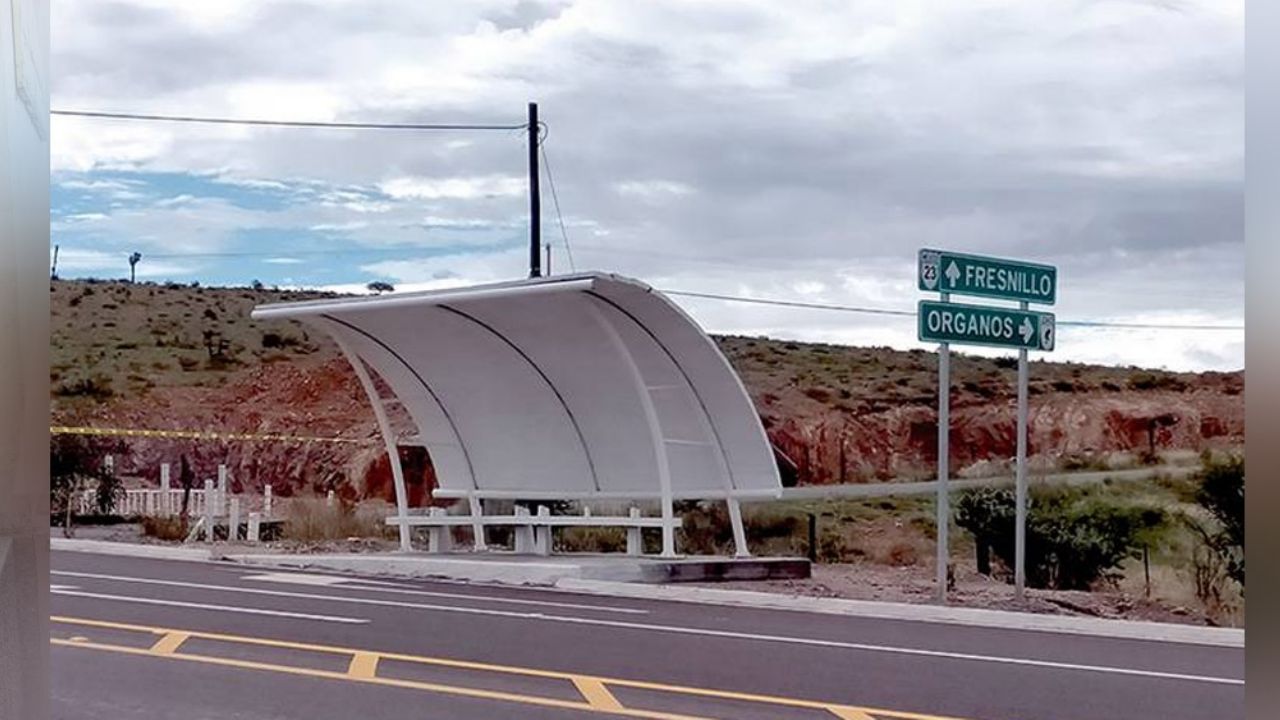 Autoridades llegan al sitio del crimen