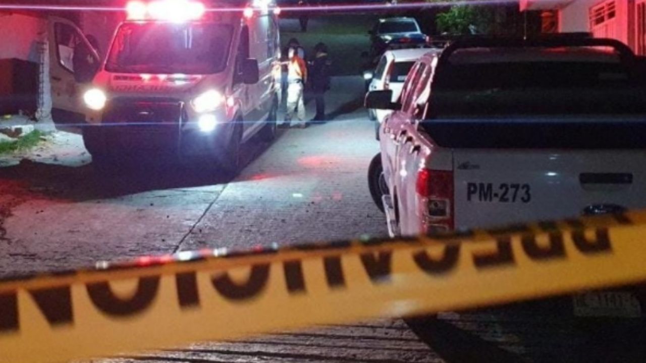 Autoridades trabajan en la lugar de los hechos