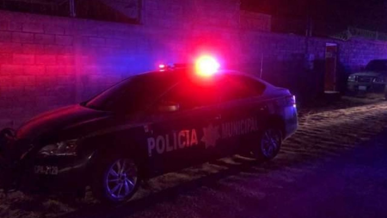 Autoridades llegan al sitio del crimen