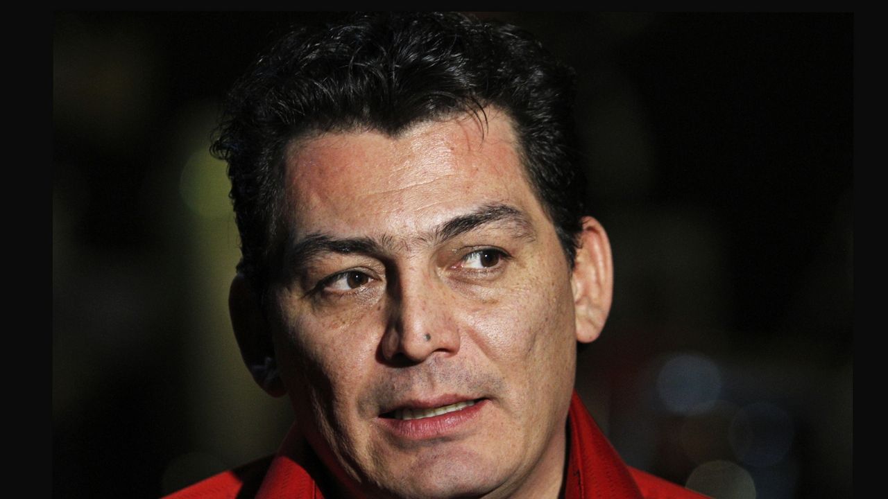 José Manuel Figueroa abandona entrevista con Chisme No Like furioso