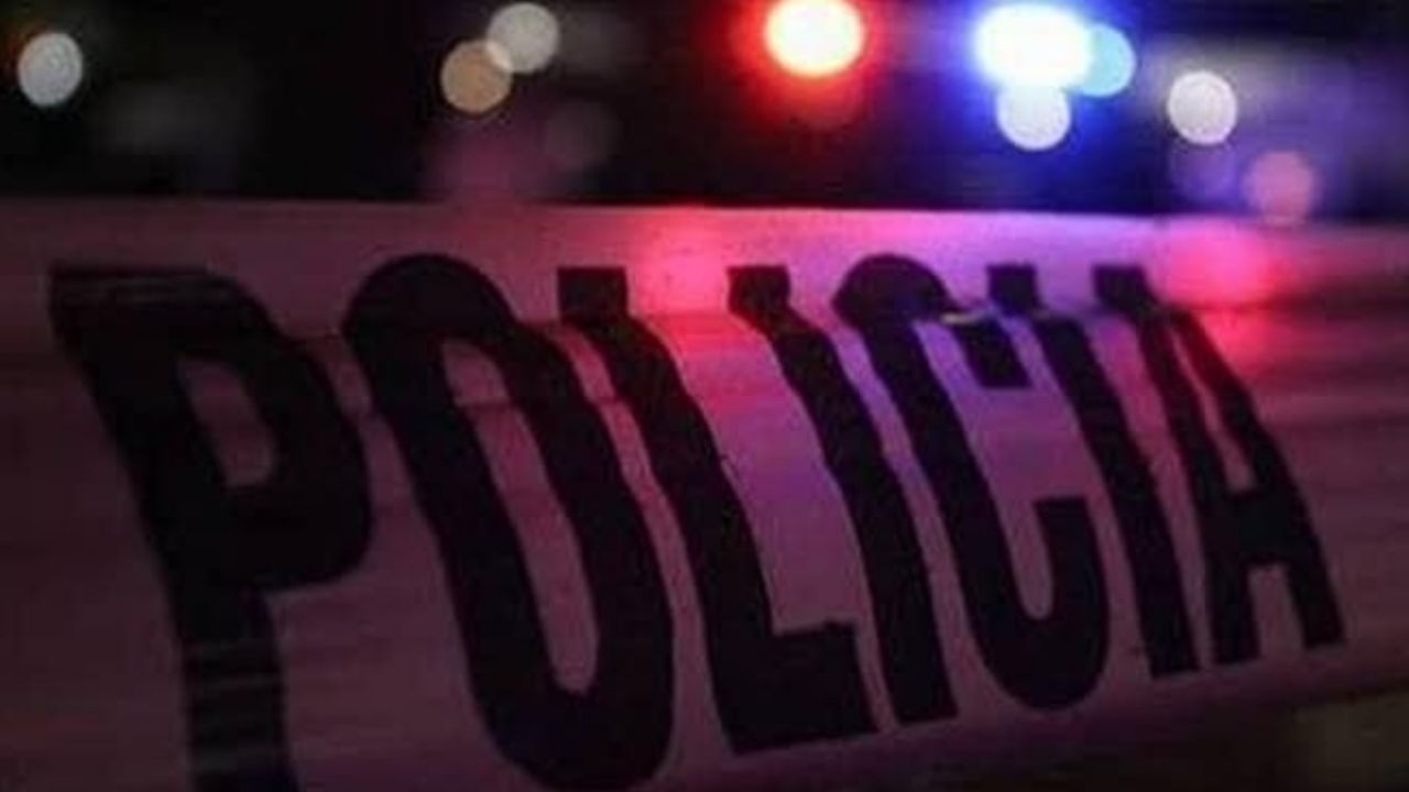 Autoridades llegan al sitio del crimen