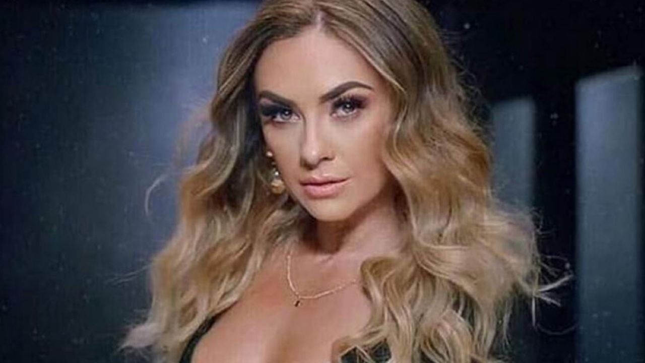 Aracely Arámbula sufre la muerte de su padre