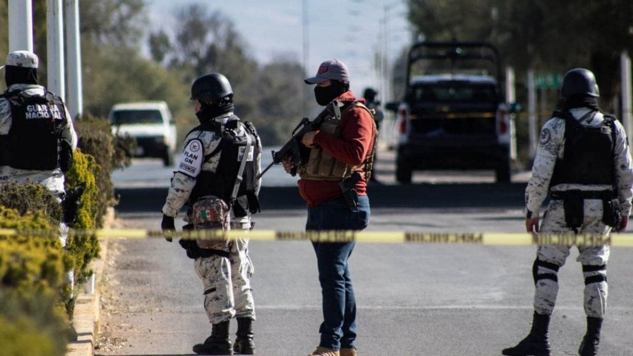 Autoridades presentes en la escena del crimen