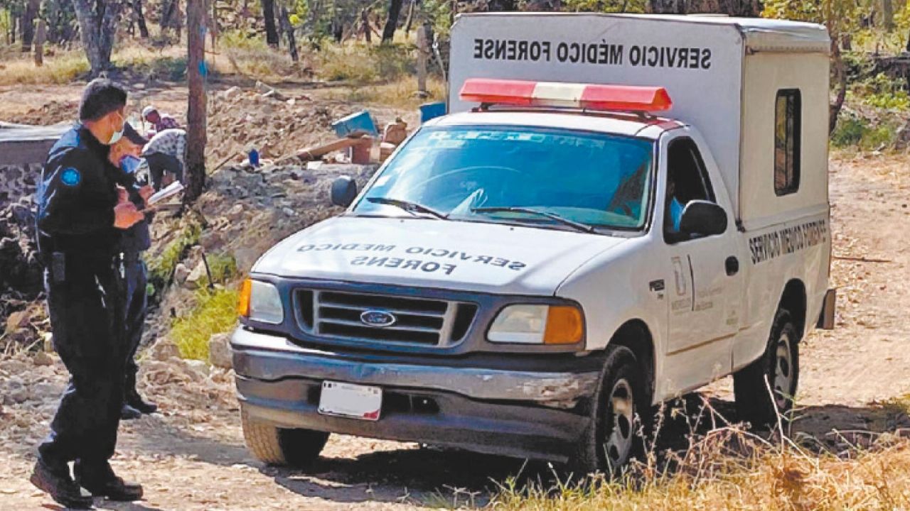 Semefo llega al sitio del crimen