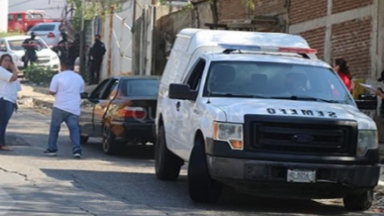 Semefo llega al sitio del crimen