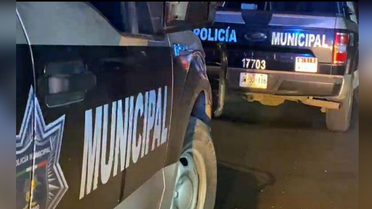 Autoridades llegan al sitio del crimen