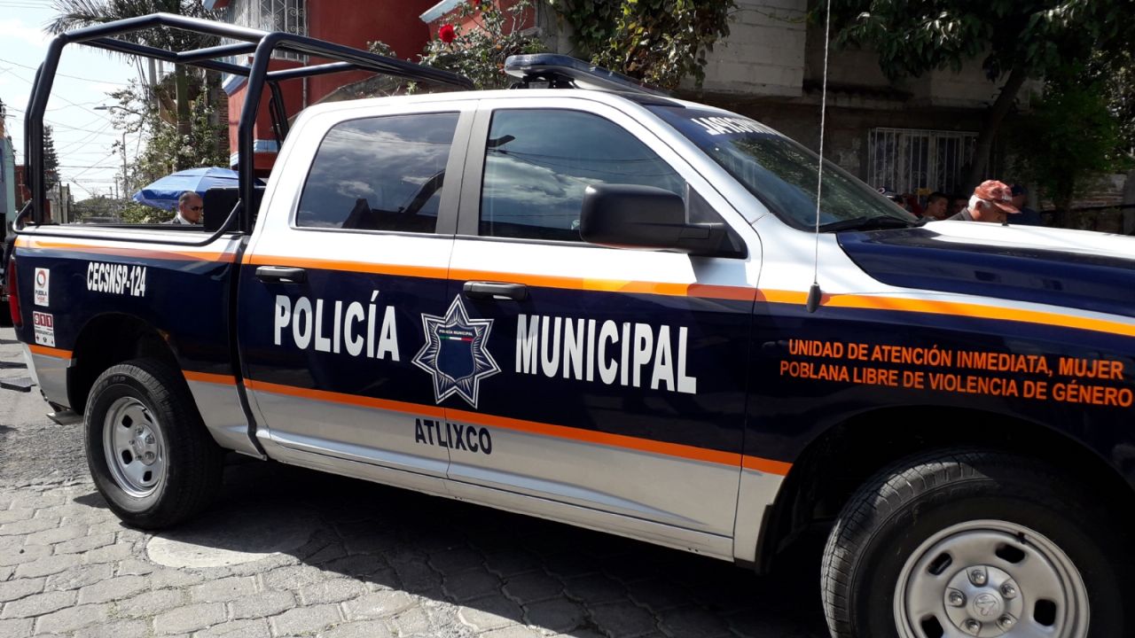 Autoridades trabajan en la escena del crimen