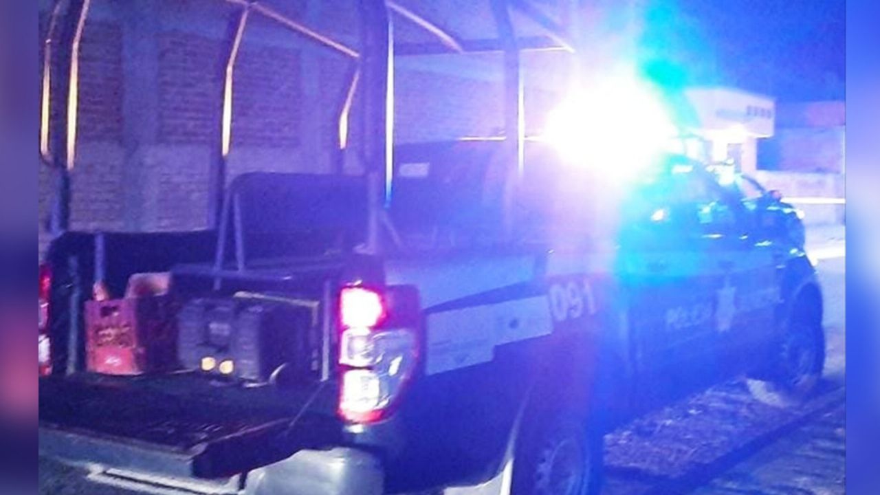 Autoridades llegan al sitio del crimen