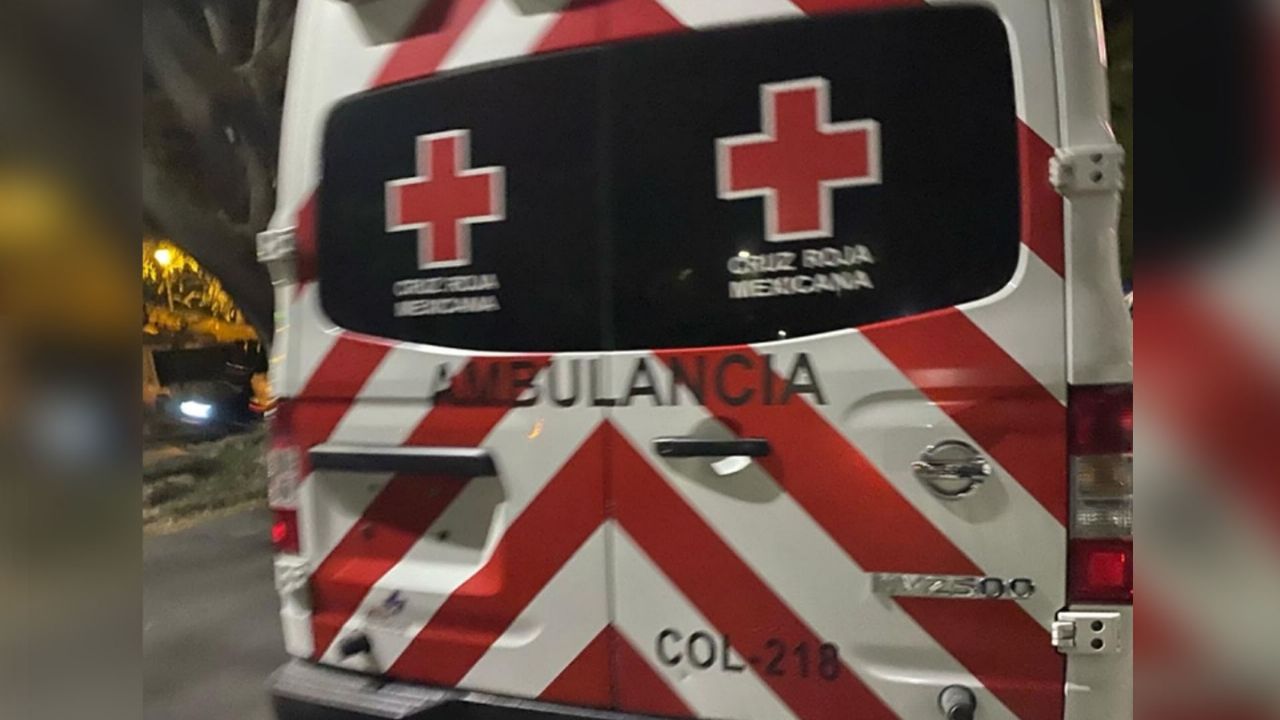 Paramédicos llegan al sitio