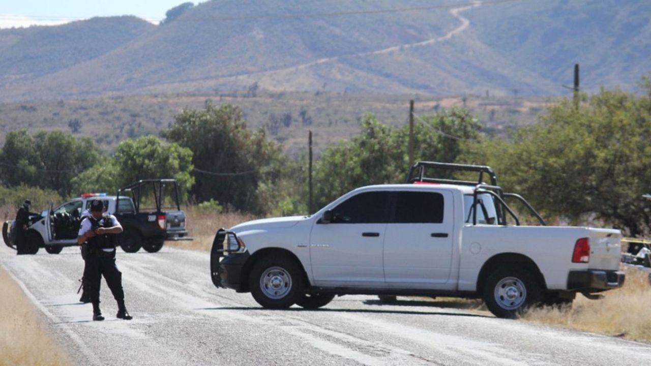 Autoridades arriban a la escena del crimen