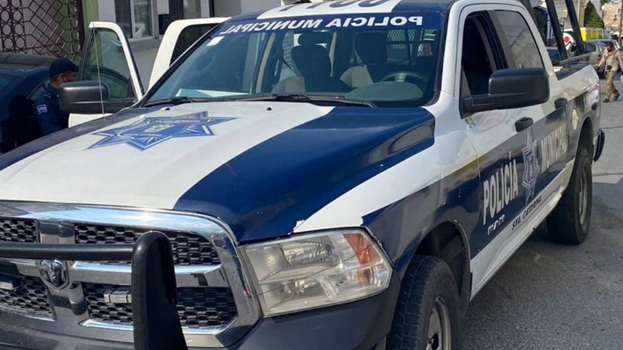 Autoridades llegan al sitio del crimen