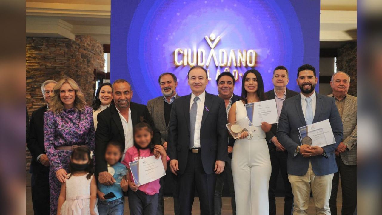 Alfonso Durazo entrega el reconocimiento Ciudadano del Año a tres distinguidos sonorenses