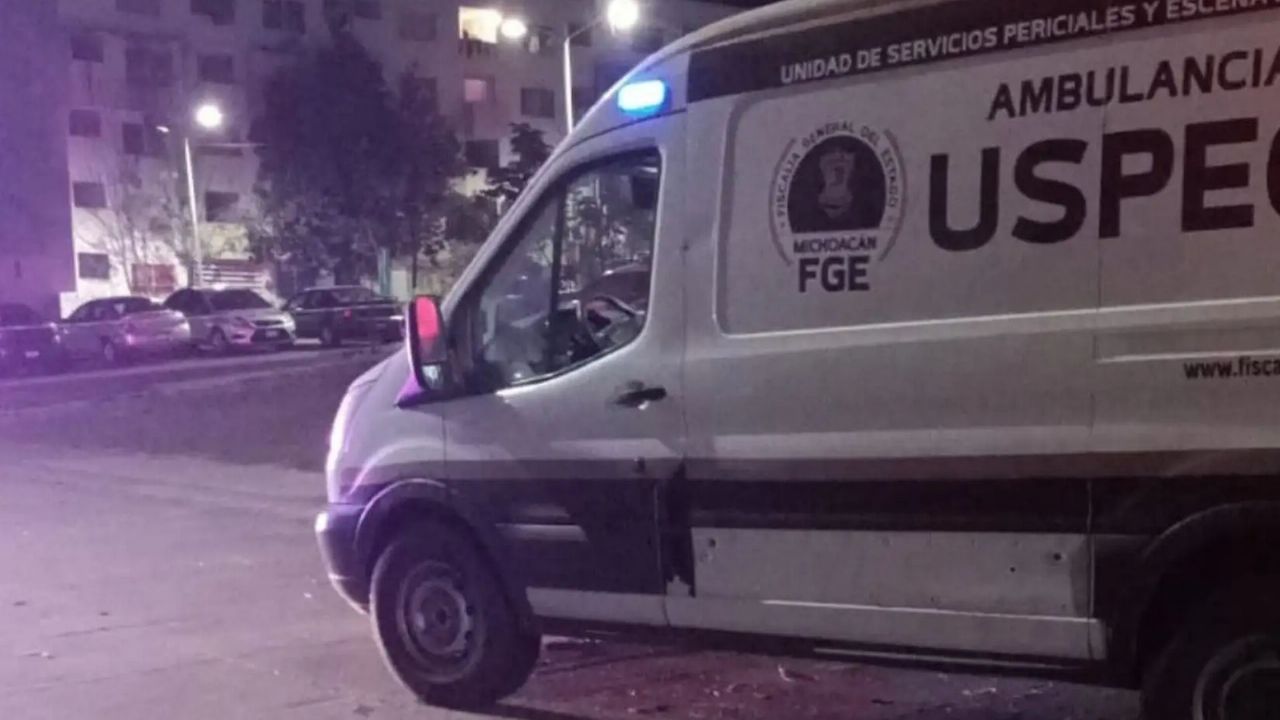 Autoridades llegan al sitio del crimen