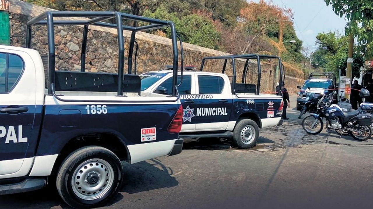 Autoridades llegan al sitio del crimen