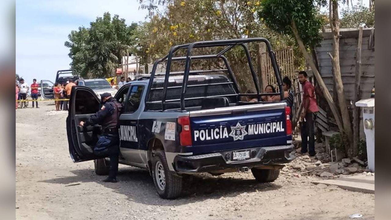 Autoridades llegan al lugar de los hechos