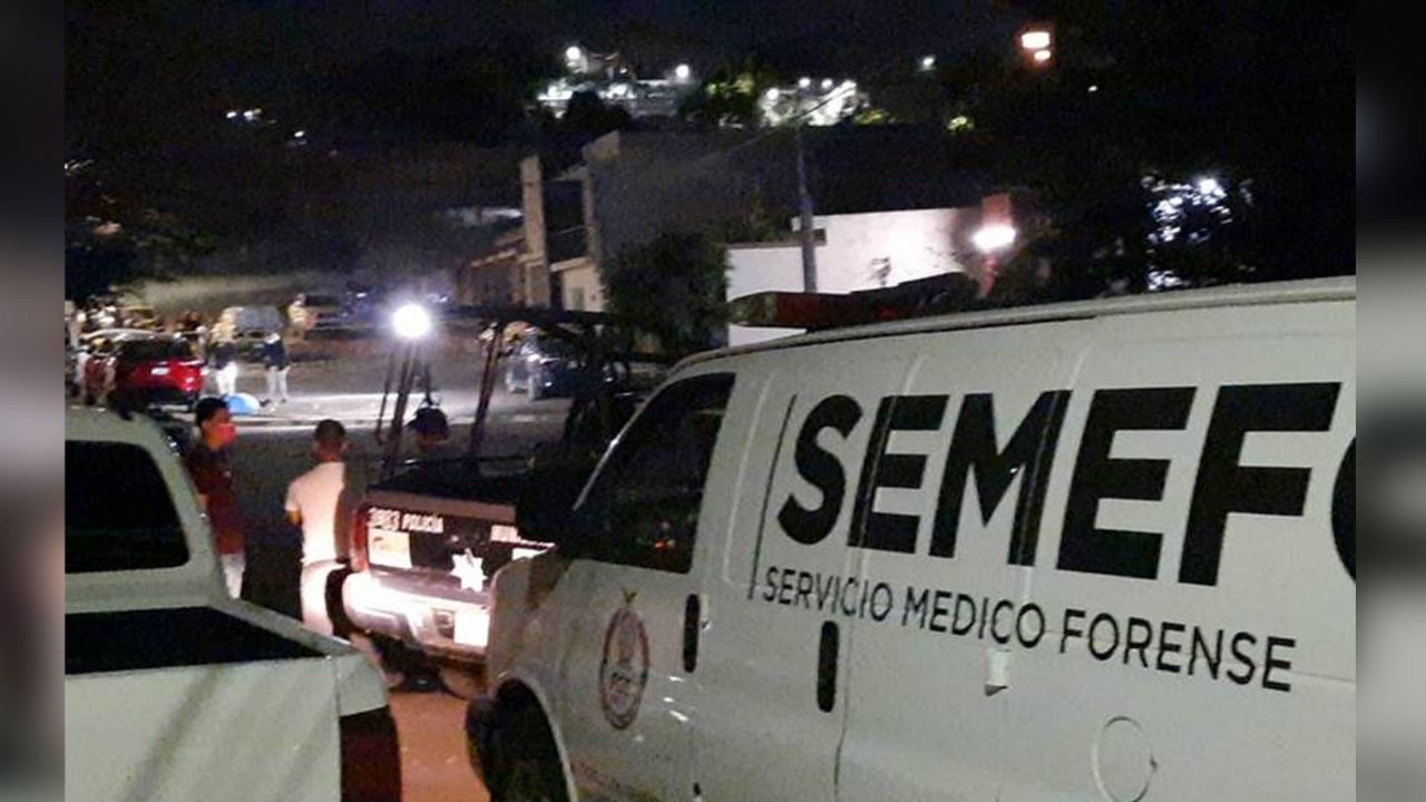 Semefo llega al lugar de los hechos