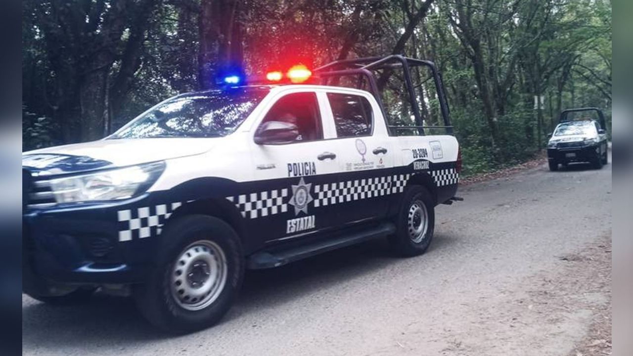 Autoridades llegan al sitio del crimen