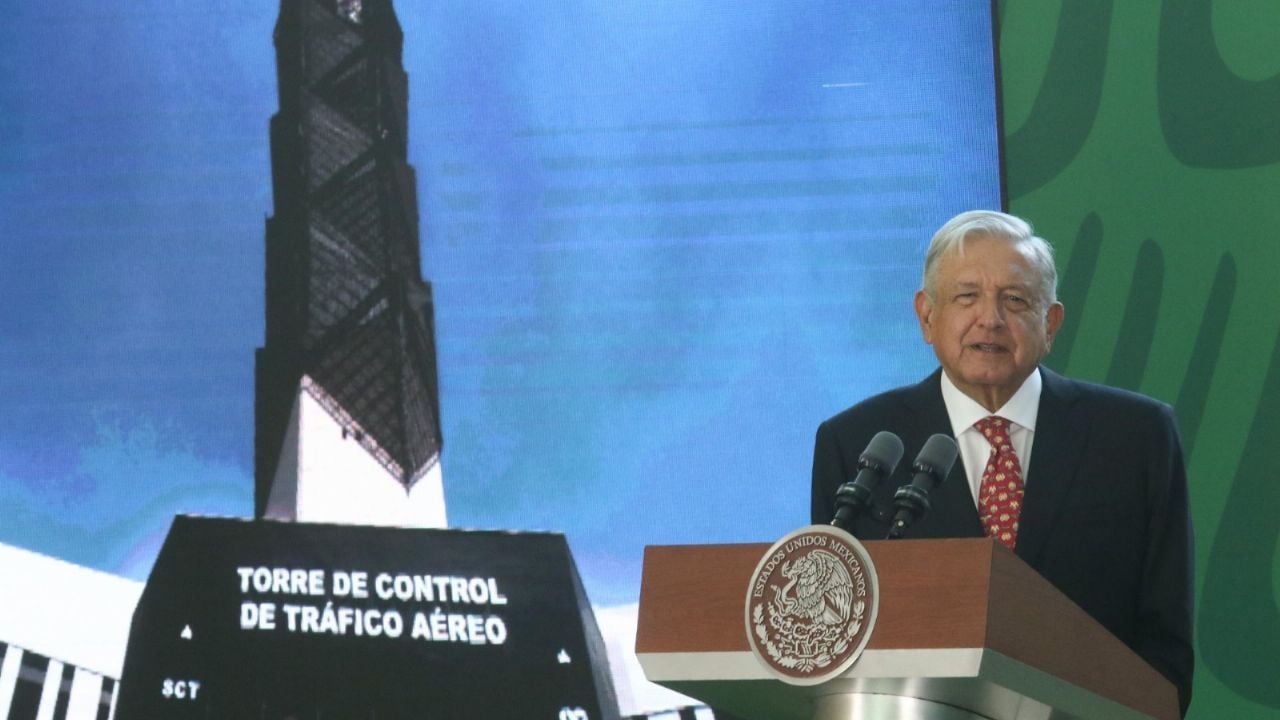 López Obrador asegura que el AIFA es “de primera”, pero no tiene fecha para estrenarlo