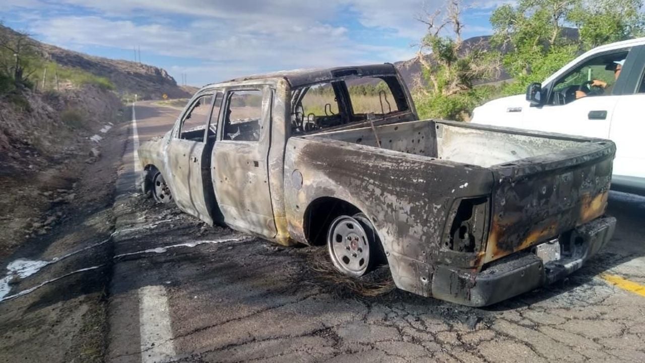 A sangre fría: Sicarios ultiman a balazos a un funcionario y 2 agentes en plena carretera