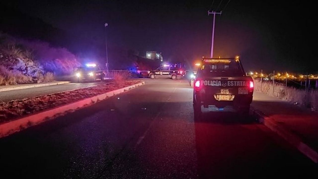 Autoridades llegan al sitio del crimen