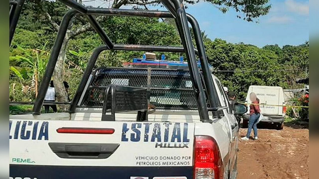 Autoridades llegan al sitio del crimen