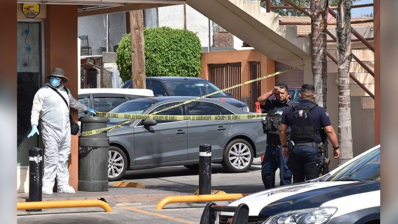 Autoridades trabajan en el lugar de los hechos