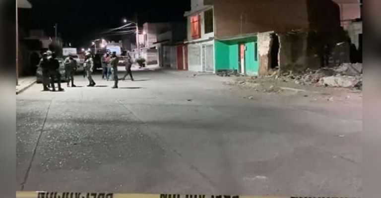 Asesinan a una mujer